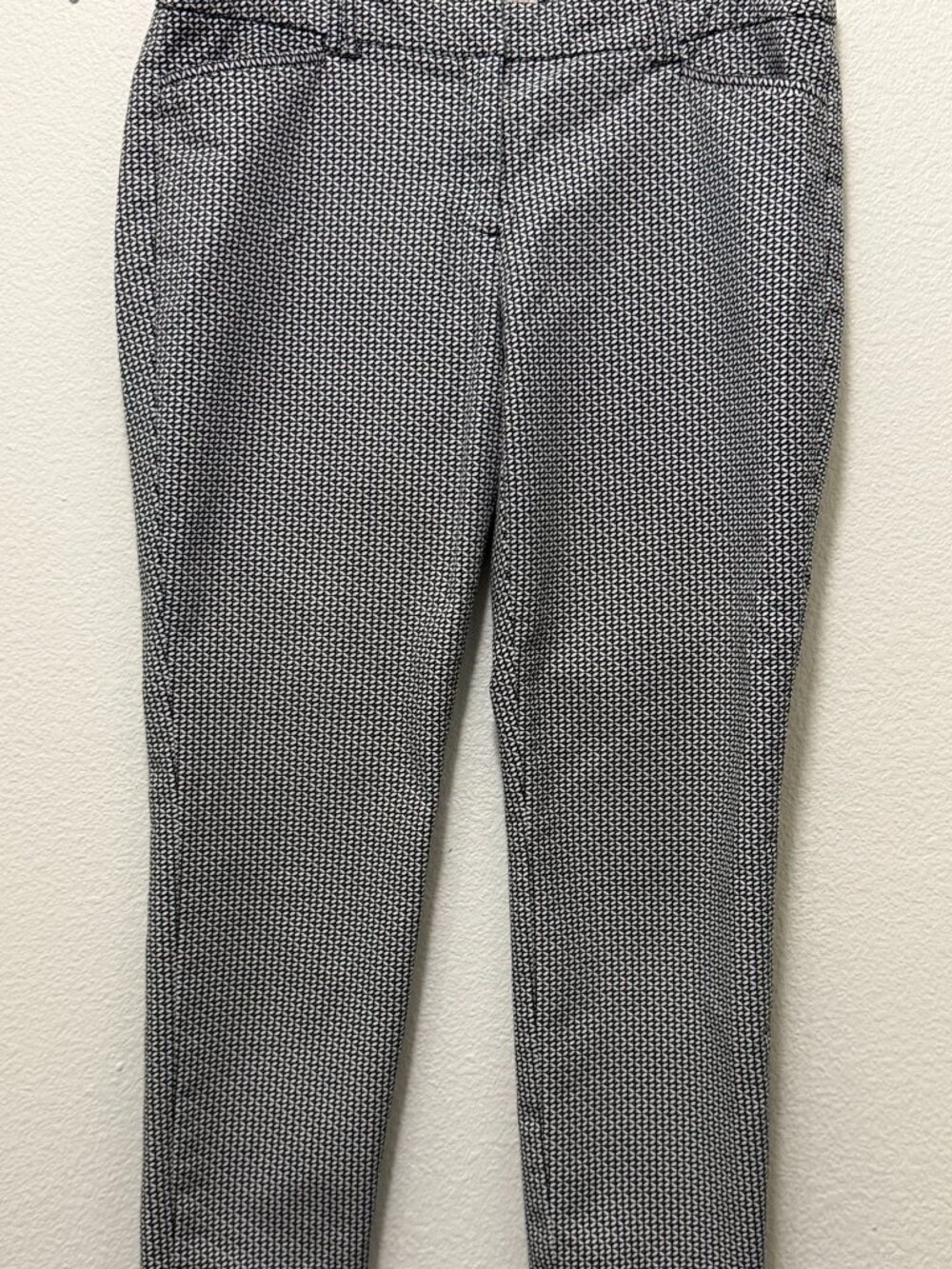 Lila Rose black and white patterned ankle pants, size 12